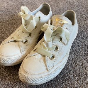 Chuck Taylor Allstar Oxford Big Eyelets Leather Sneaker